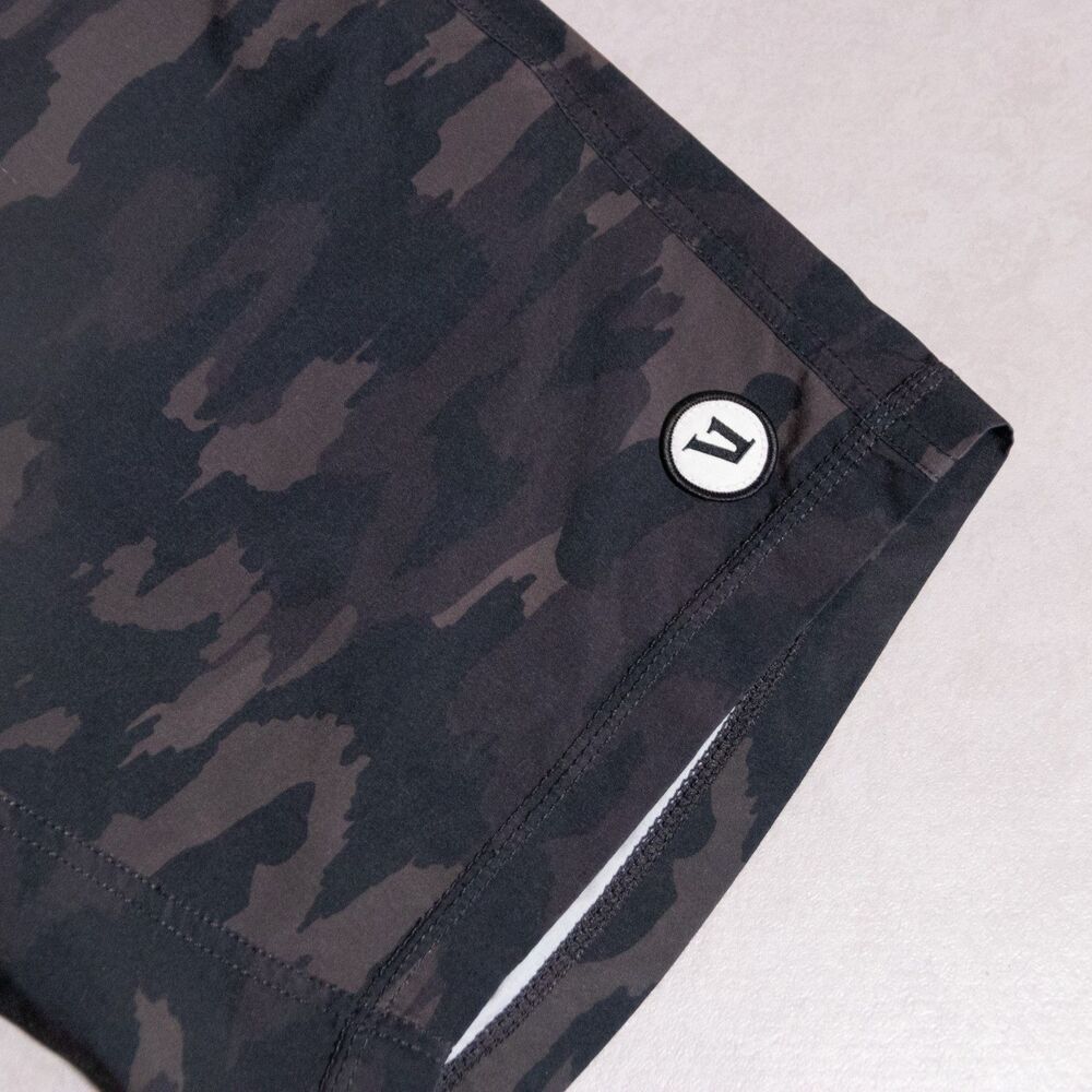Vuori Kore 7" Lined Shorts Camouflage Mens Small Performance Stretch Gym Workout - Picture 2 of 6